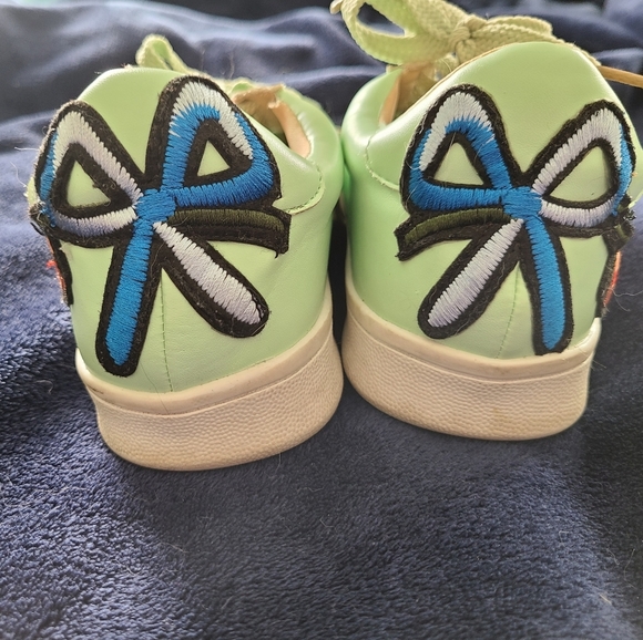 Very Cute Chase And Chloe Size 7 Fashion Sneakers - Picture 3 of 12